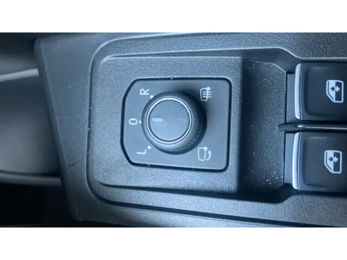 2024-volkswagen-t-roc-15-tsi-r-line-hatchback-5d-dsg-big-22