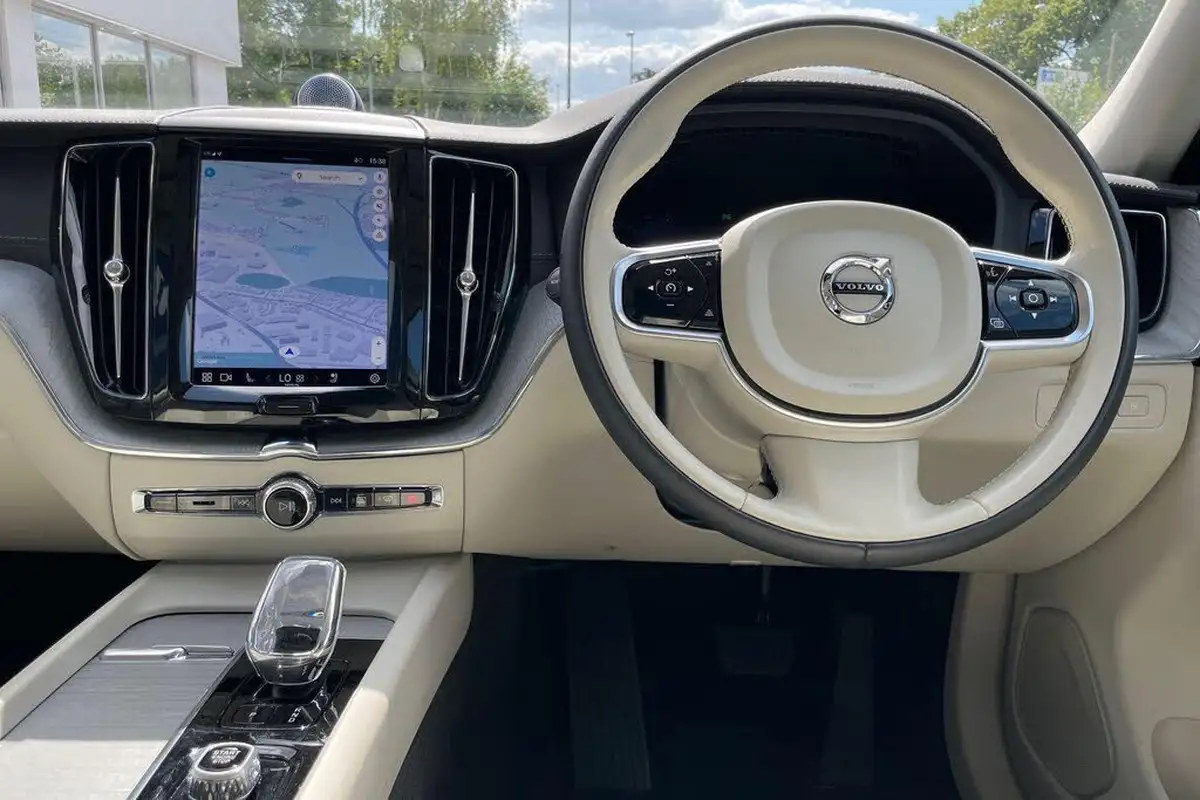 2024-volvo-xc60-20-t8-r-design-pro-big-32