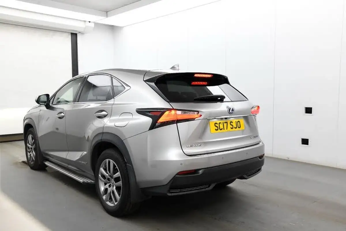 2017-lexus-nx-300h-25-luxury-big-5