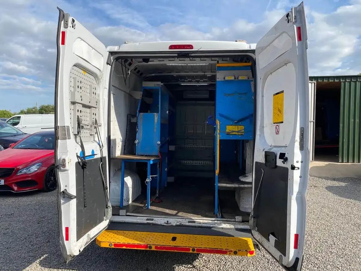 2017-fiat-ducato-20td-35-lh2-panel-big-9