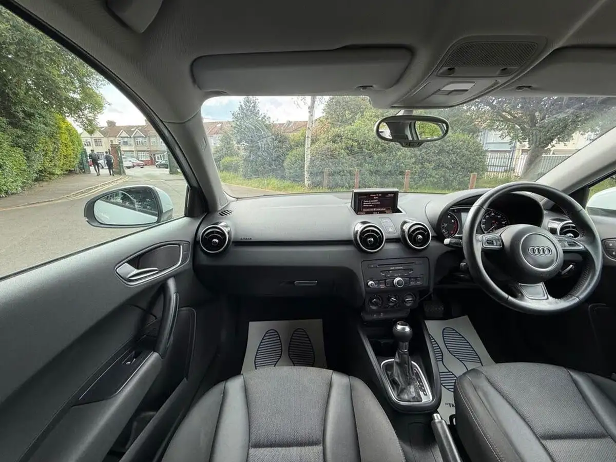 2013-audi-a1-14-tfsi-122ps-sportback-5d-1390cc-s-tronic-big-38