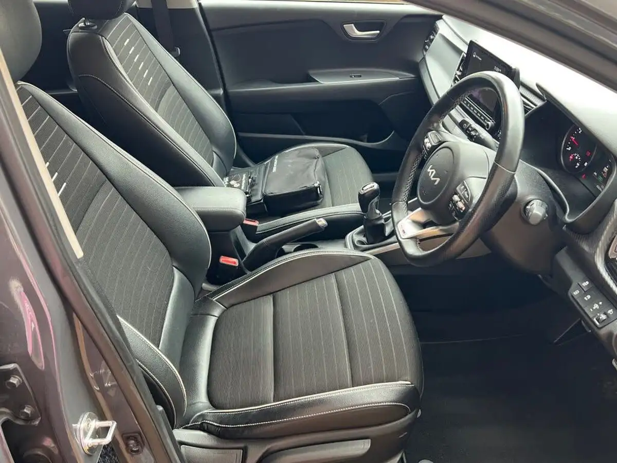 2021-kia-rio-10-t-gdi-gt-line-s-48v-big-25