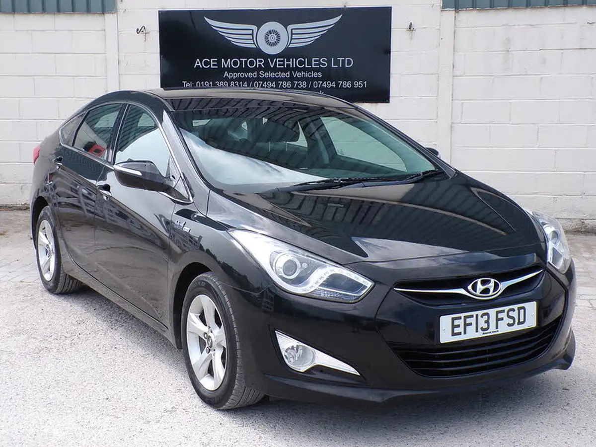 2013-hyundai-i40-17td-active-136ps-saloon-4d-big-0