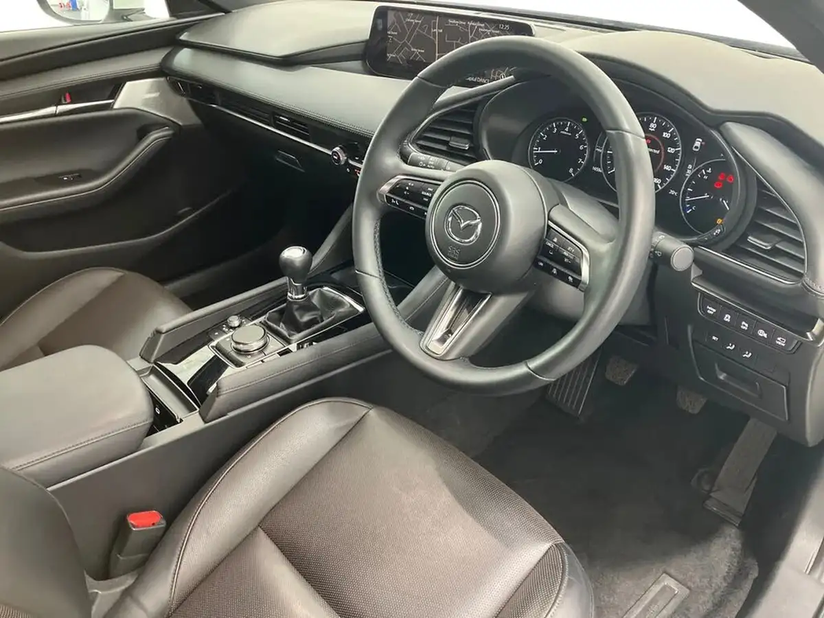 2024-mazda-mazda3-20-e-skyactiv-x-takumi-hatchback-5d-big-8