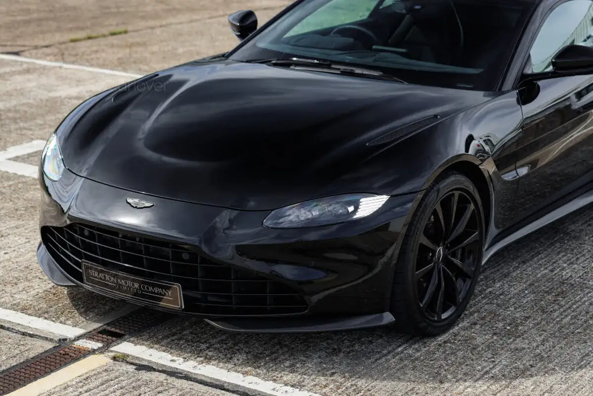 2021-aston-martin-vantage-40-v8-vantage-coupe-big-26