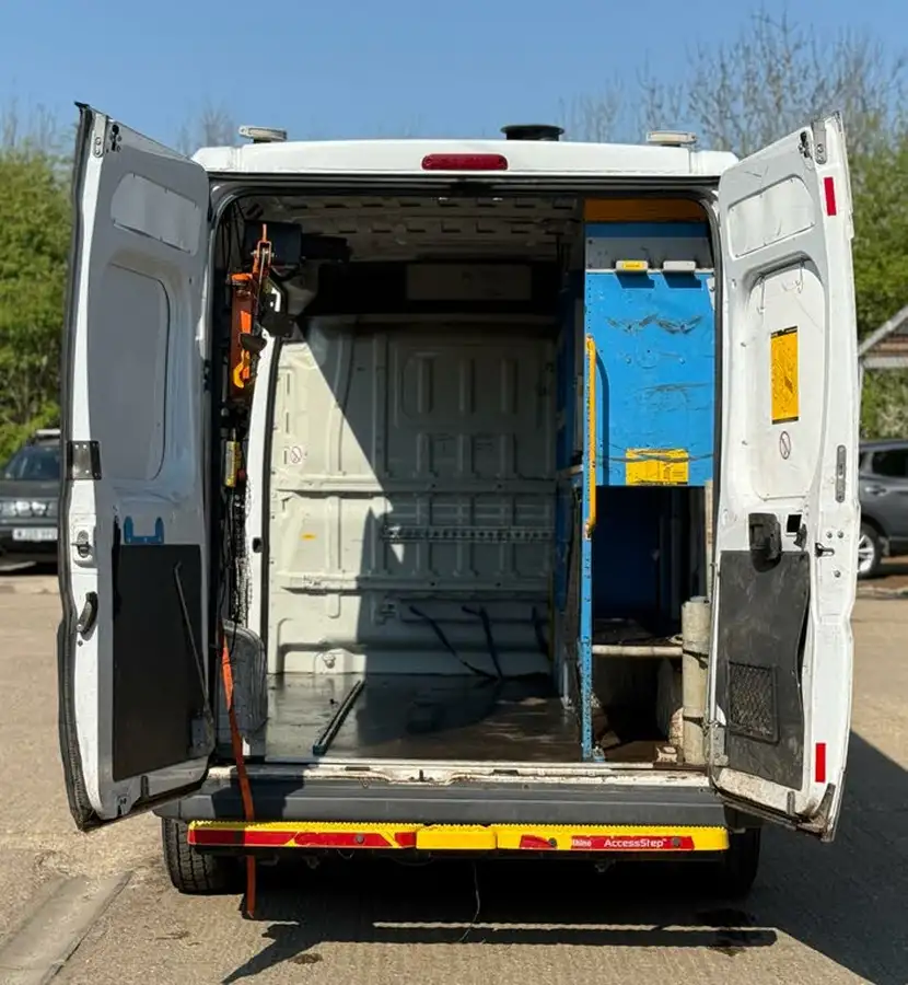 2015-fiat-ducato-23td-35-lh2-tecnico-big-16