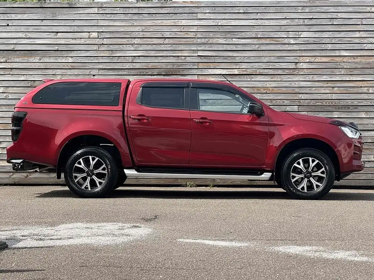 2023-isuzu-d-max-19td-dl40-big-14