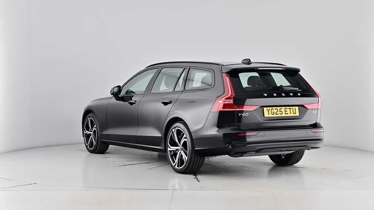 2025-volvo-v60-20-b4-plus-station-wagon-big-68