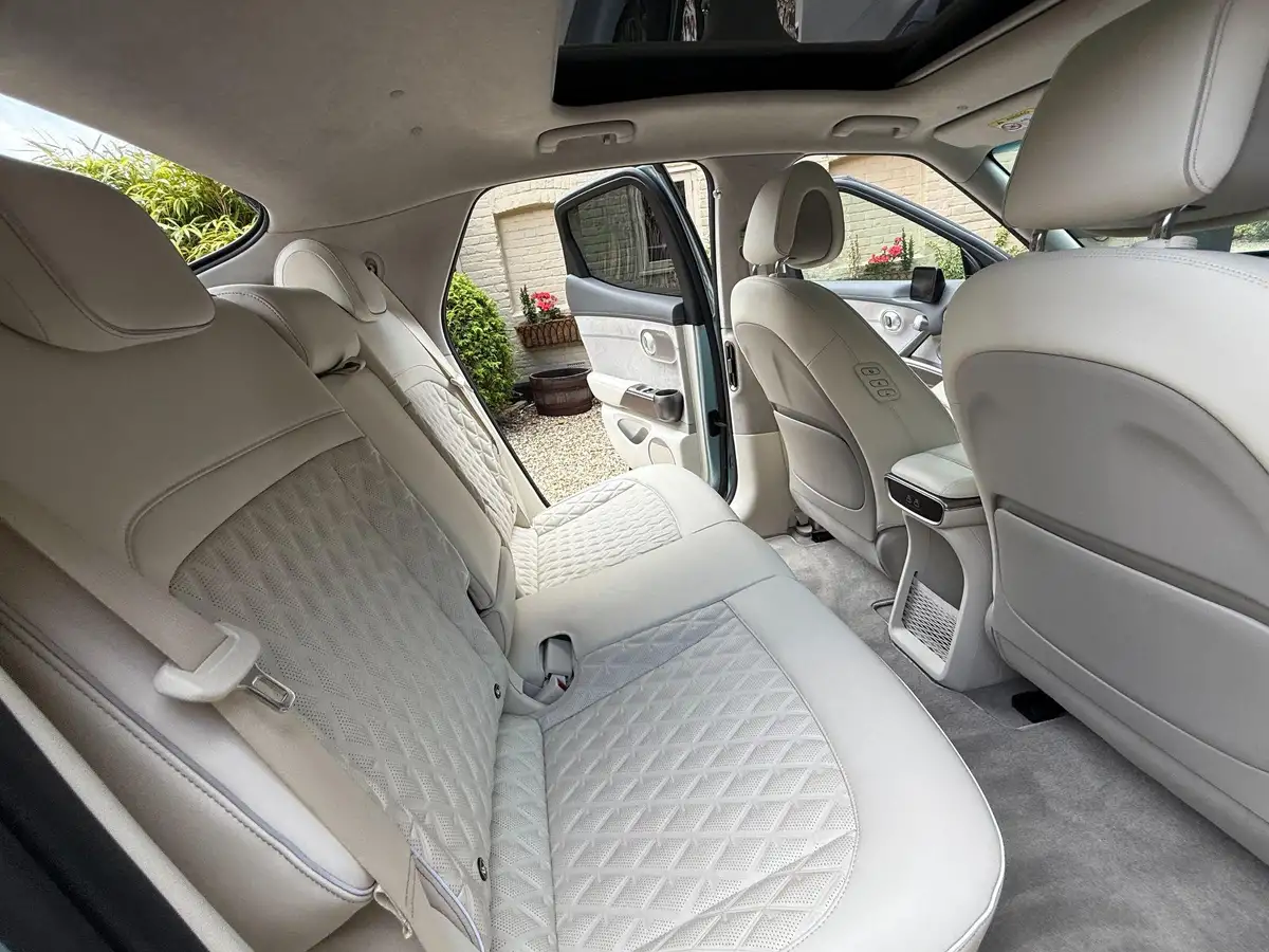 2022-genesis-gv60-e-sport-plus-big-15