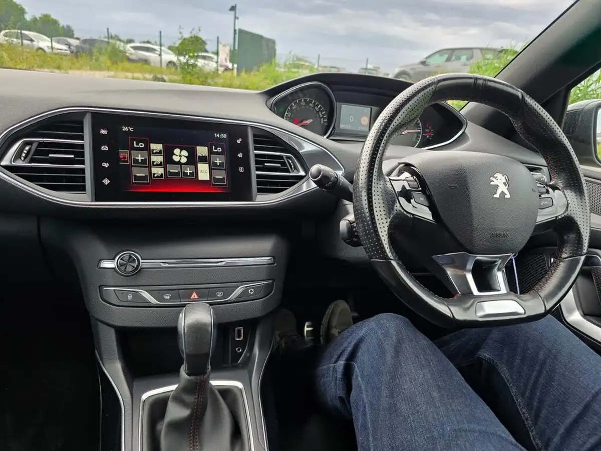 2016-peugeot-308-sw-20-bluehdi-gt-line-eat6-big-21