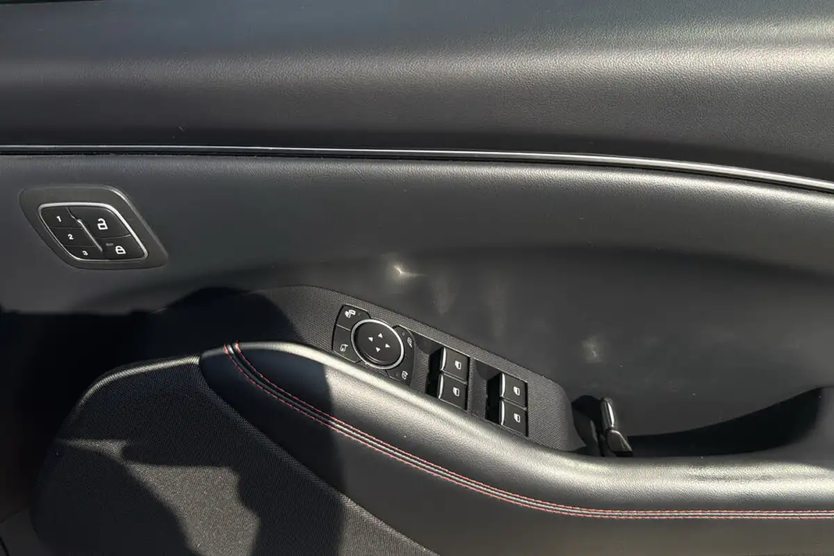 2021-ford-mustang-mach-e-e-standard-range-68kwh-awd-big-46