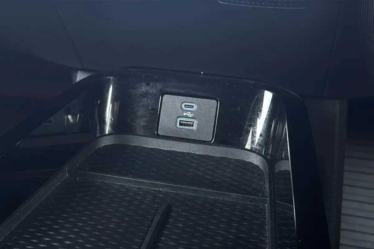 2021-ford-mustang-mach-e-e-standard-range-68kwh-awd-big-22