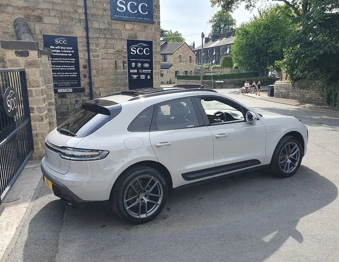 2021-porsche-macan-20-265ps-big-9