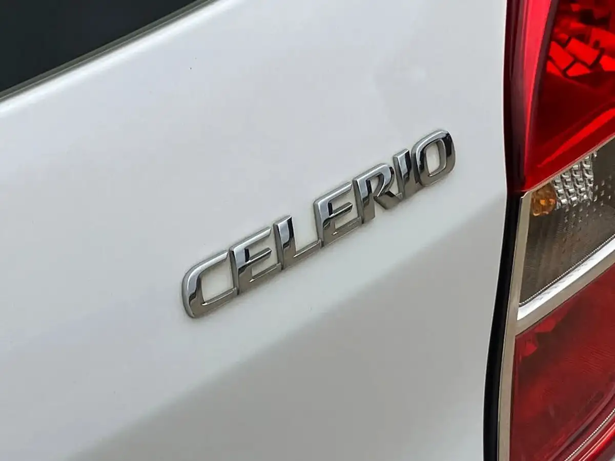 2018-suzuki-celerio-10-sz2-big-48