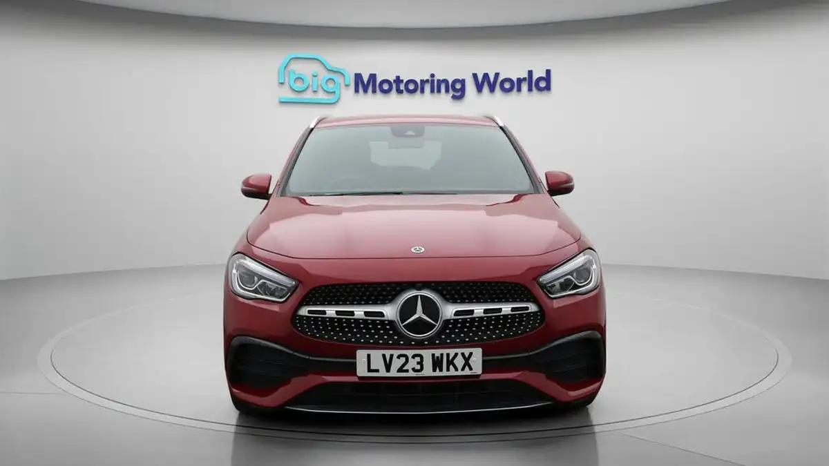 2023-mercedes-benz-gla-class-13-gla-200-amg-line-executive-station-wagon-big-2