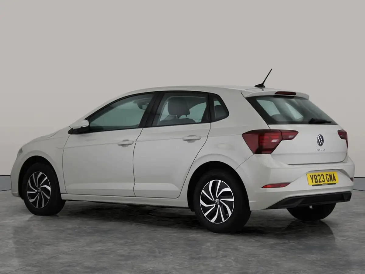 2023-volkswagen-polo-10-life-big-9