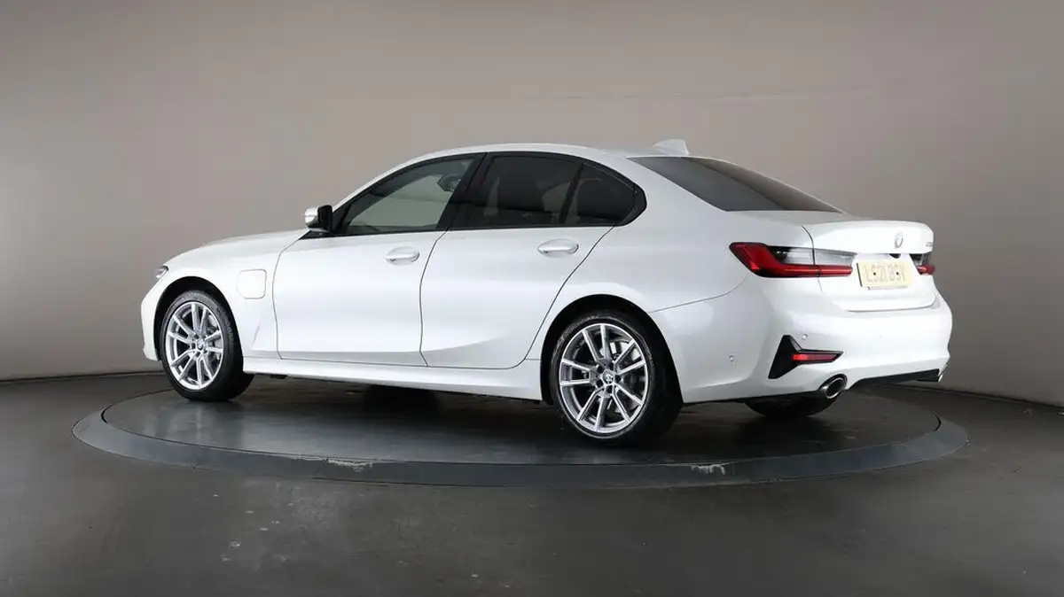 2021-bmw-3-series-20-330e-sport-pro-saloon-4d-big-75
