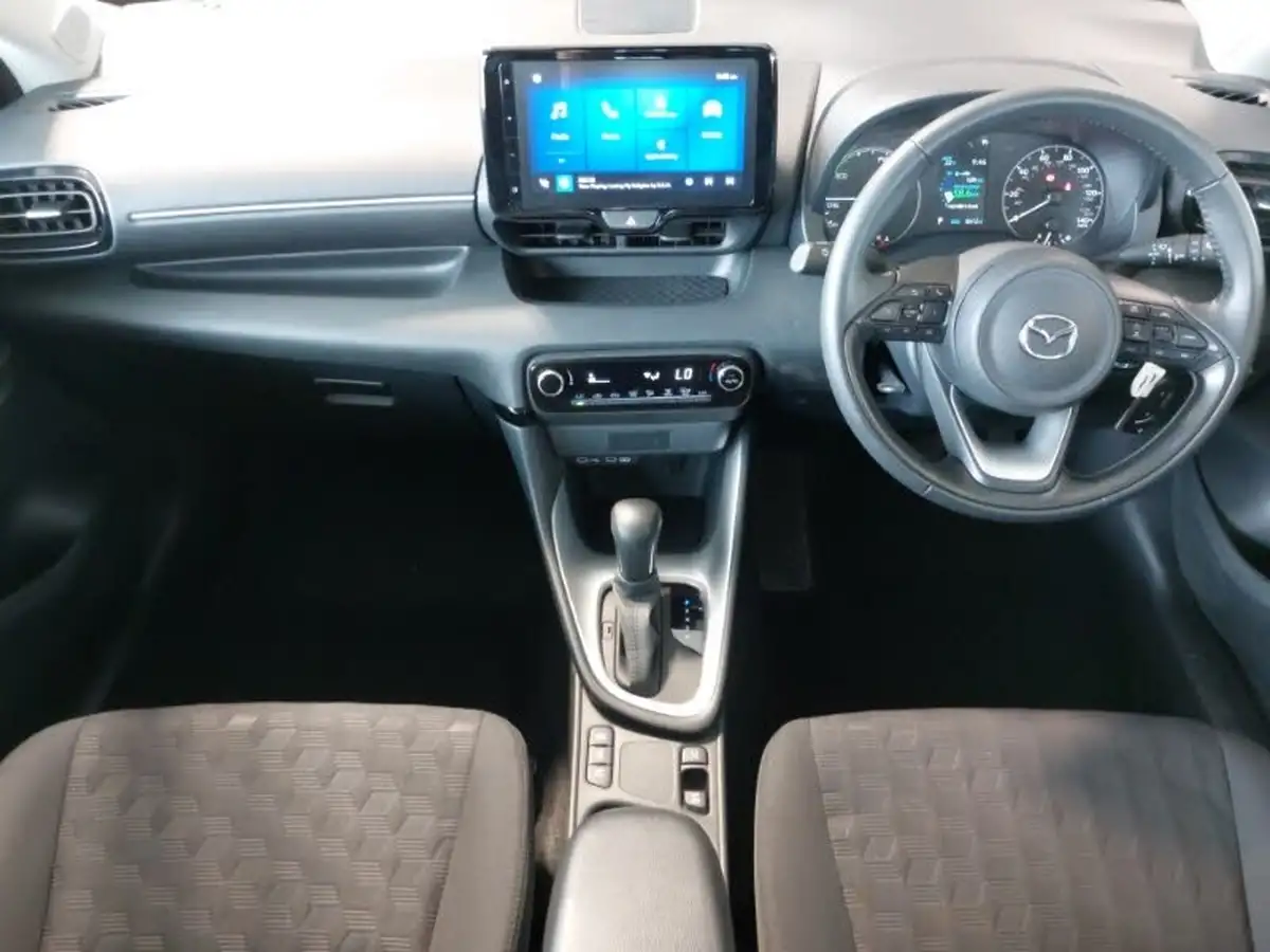 2024-mazda-mazda2-15-centre-line-big-2