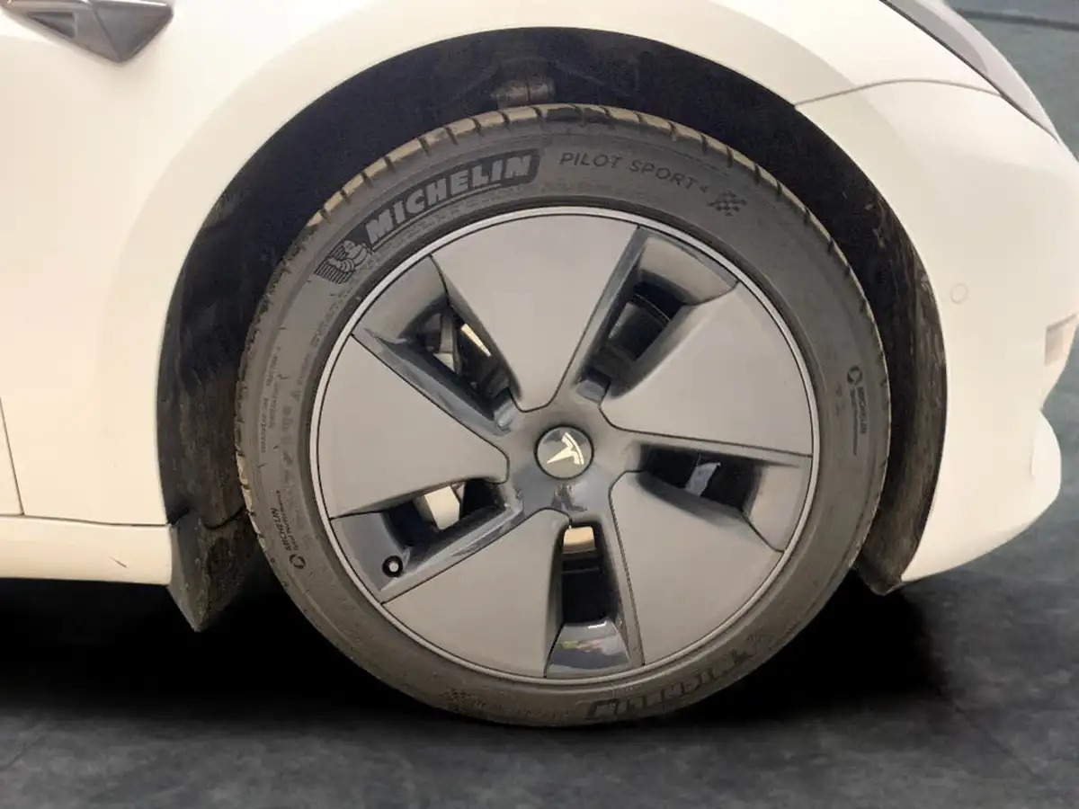 2021-tesla-model-3-e-long-range-4x4-big-35