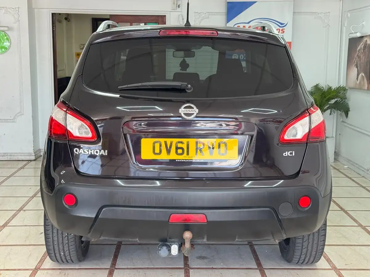 2011-nissan-qashqai-15td-n-tec-big-4