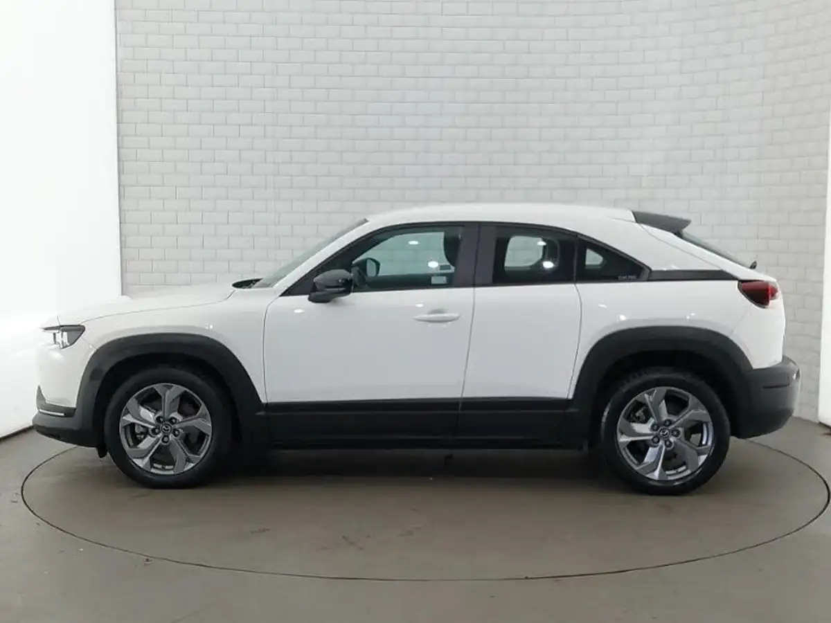 2022-mazda-mx-30-e-se-l-lux-big-3