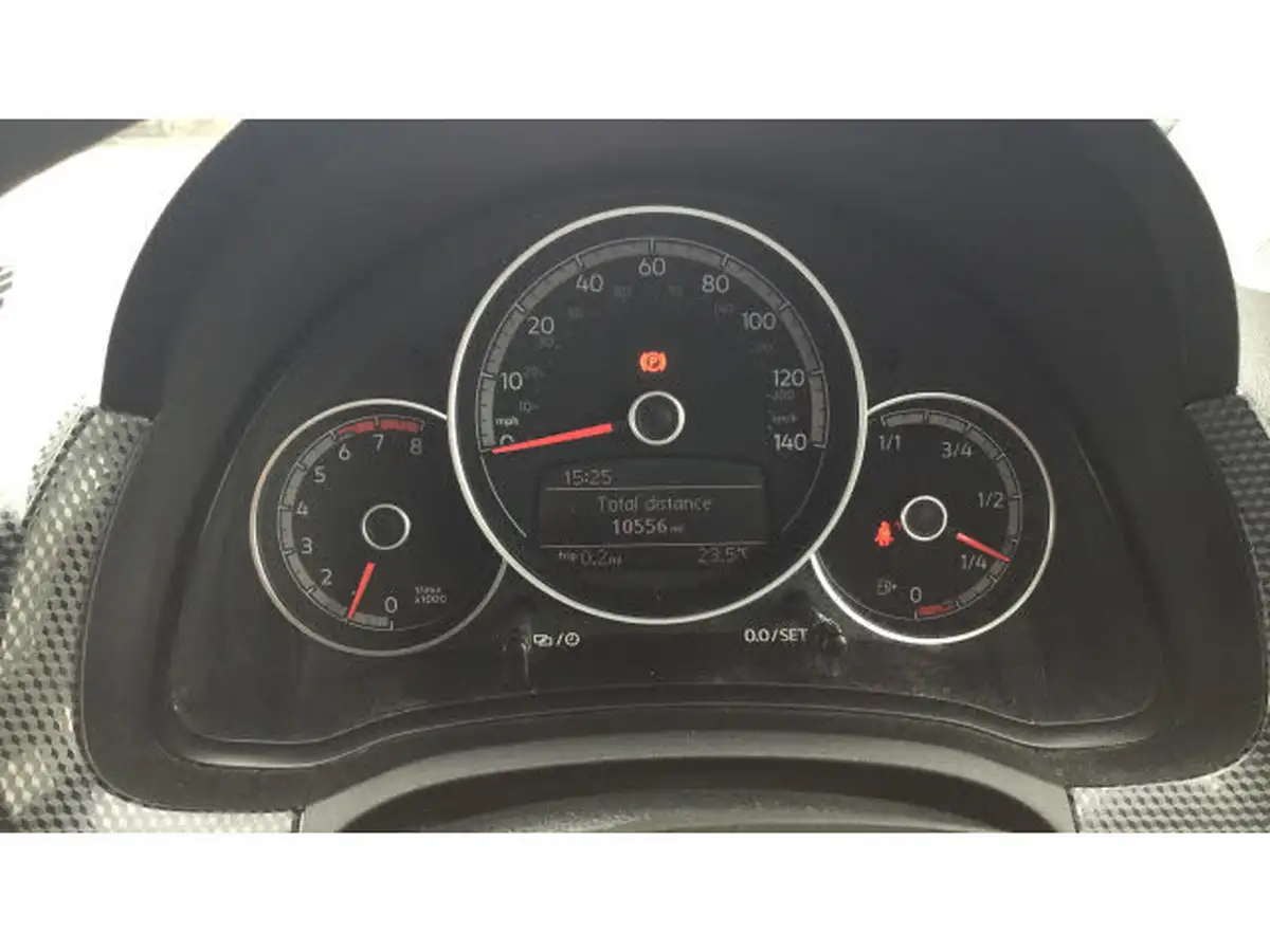 2018-volkswagen-up-10-move-up-ss-5d-big-17