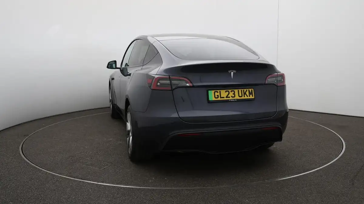 2023-tesla-model-y-e-rwd-big-34