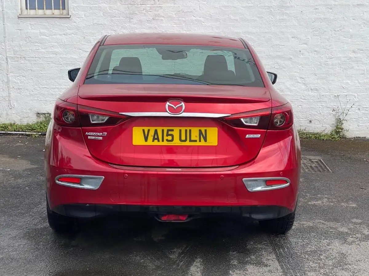 2015-mazda-mazda3-20-sport-nav-120ps-fastback-4d-big-7