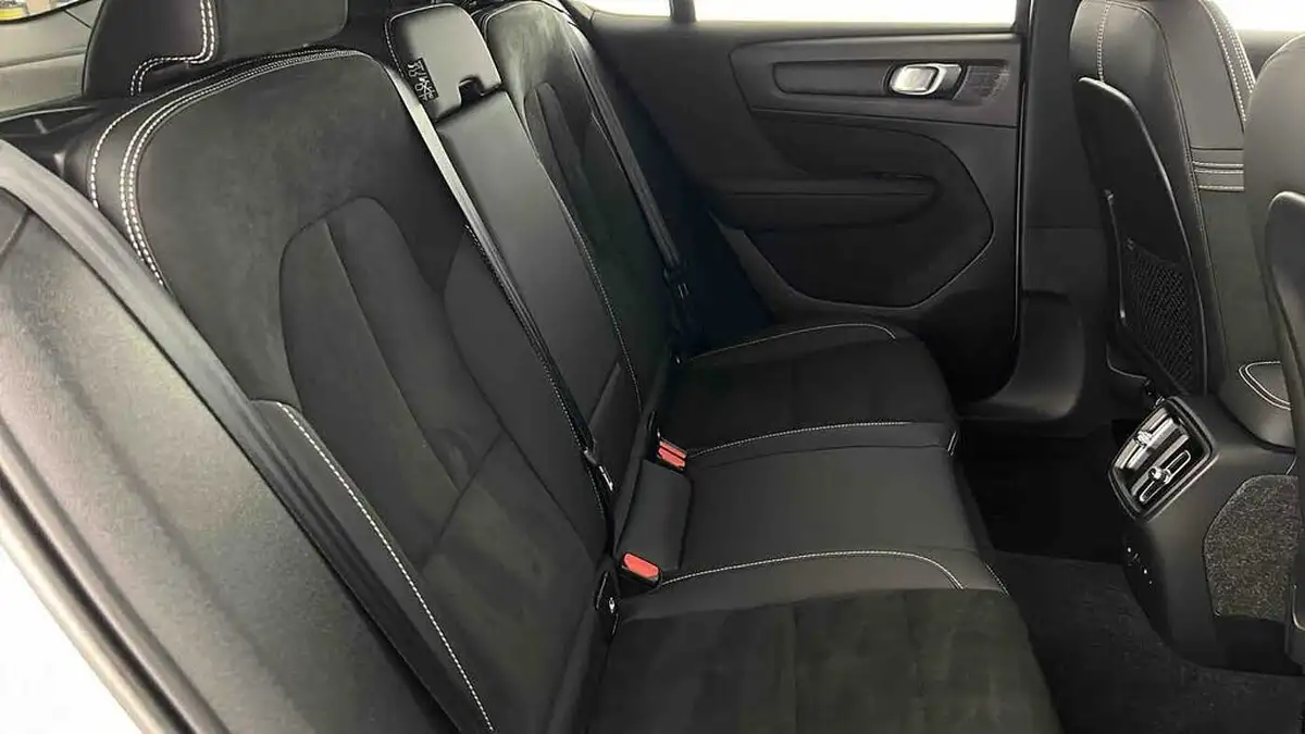 2022-volvo-c40-e-twin-recharge-pro-big-13