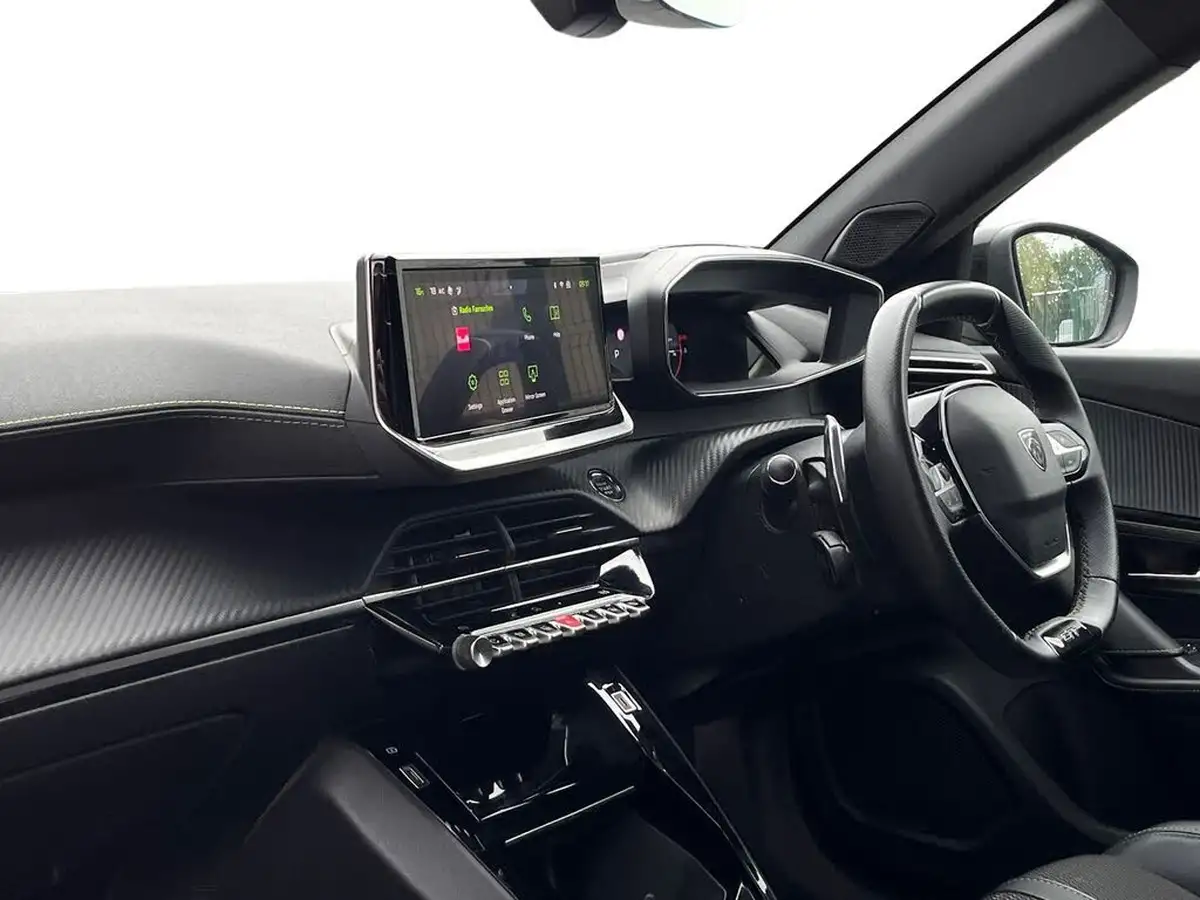 2024-peugeot-2008-suv-12-puretech-gt-130ps-eat8-big-7