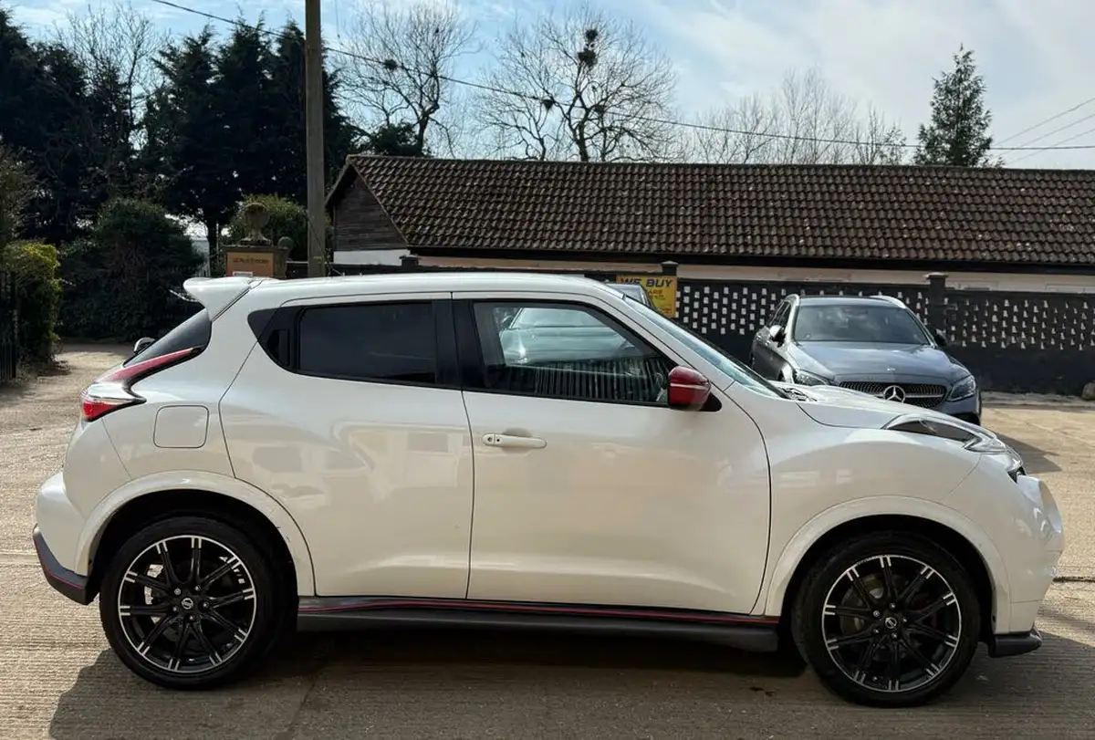 2015-nissan-juke-16-nismo-rs-218ps-big-9