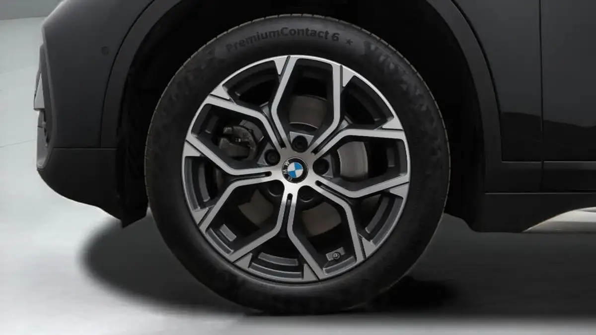 2021-bmw-x1-20-sdrive20i-xline-big-18