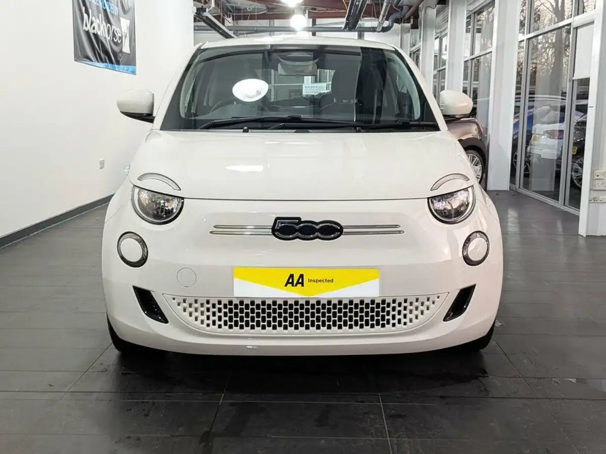 2022-fiat-500-e-action-big-2