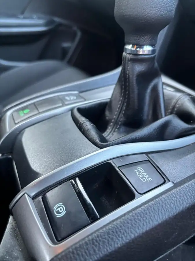 2020-honda-civic-10-vtec-turbo-se-hatchback-5d-big-20
