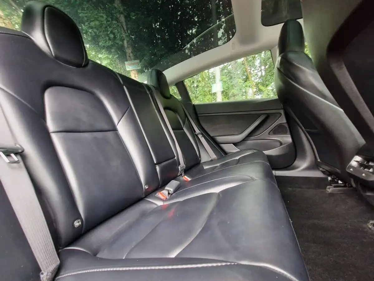 2020-tesla-model-3-e-long-range-big-46