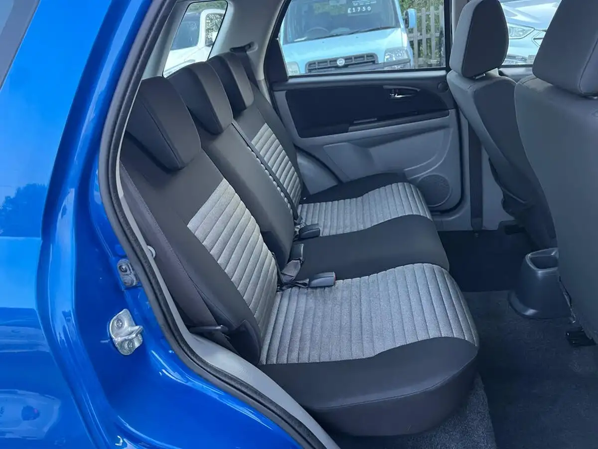 2011-suzuki-sx4-16-sz4-hatchback-5d-auto-big-29