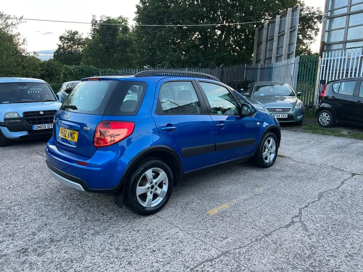 2011-suzuki-sx4-16-sz4-hatchback-5d-auto-big-5