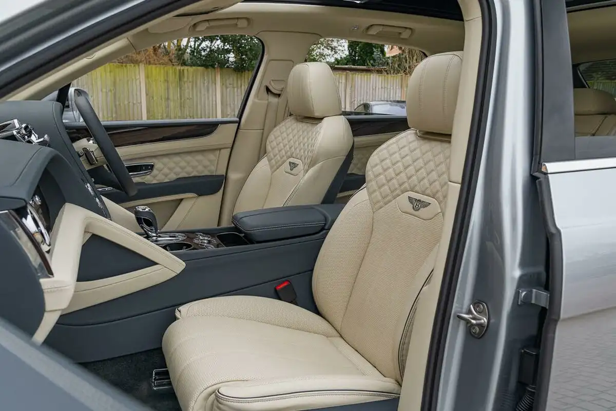 2022-bentley-bentayga-40-v8-big-34