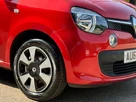 2015-renault-twingo-10-sce-play-small-18