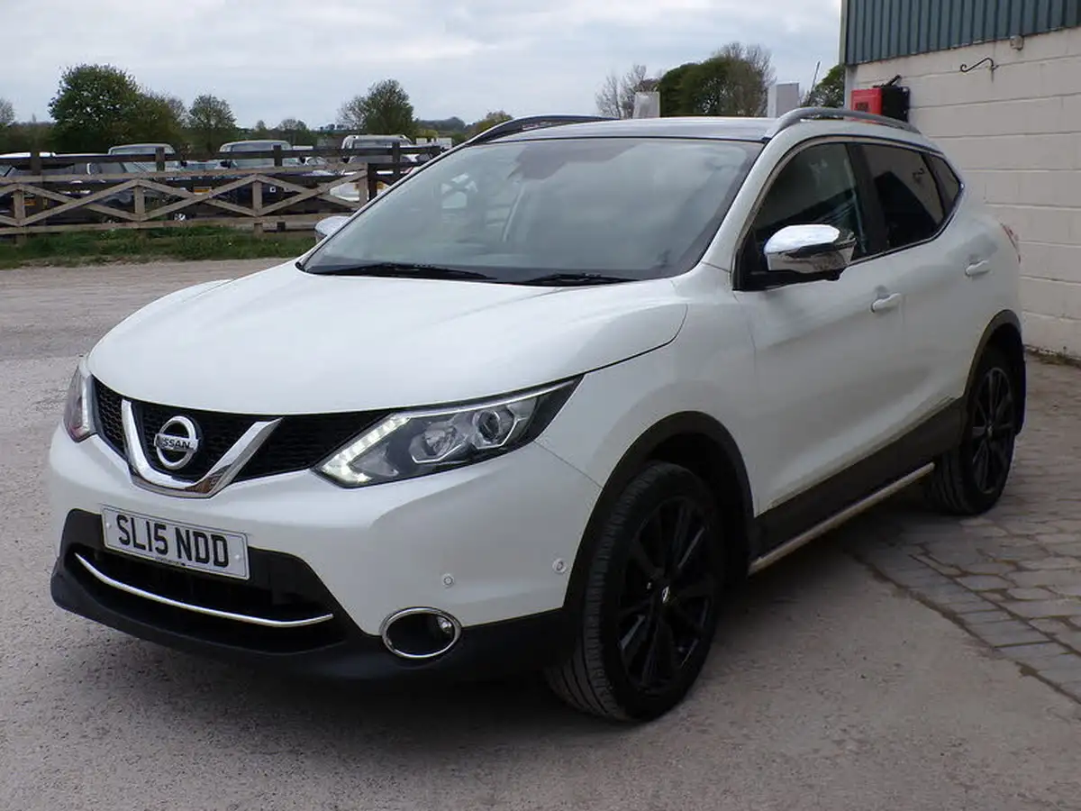 2015-nissan-qashqai-15dci-tekna-big-3