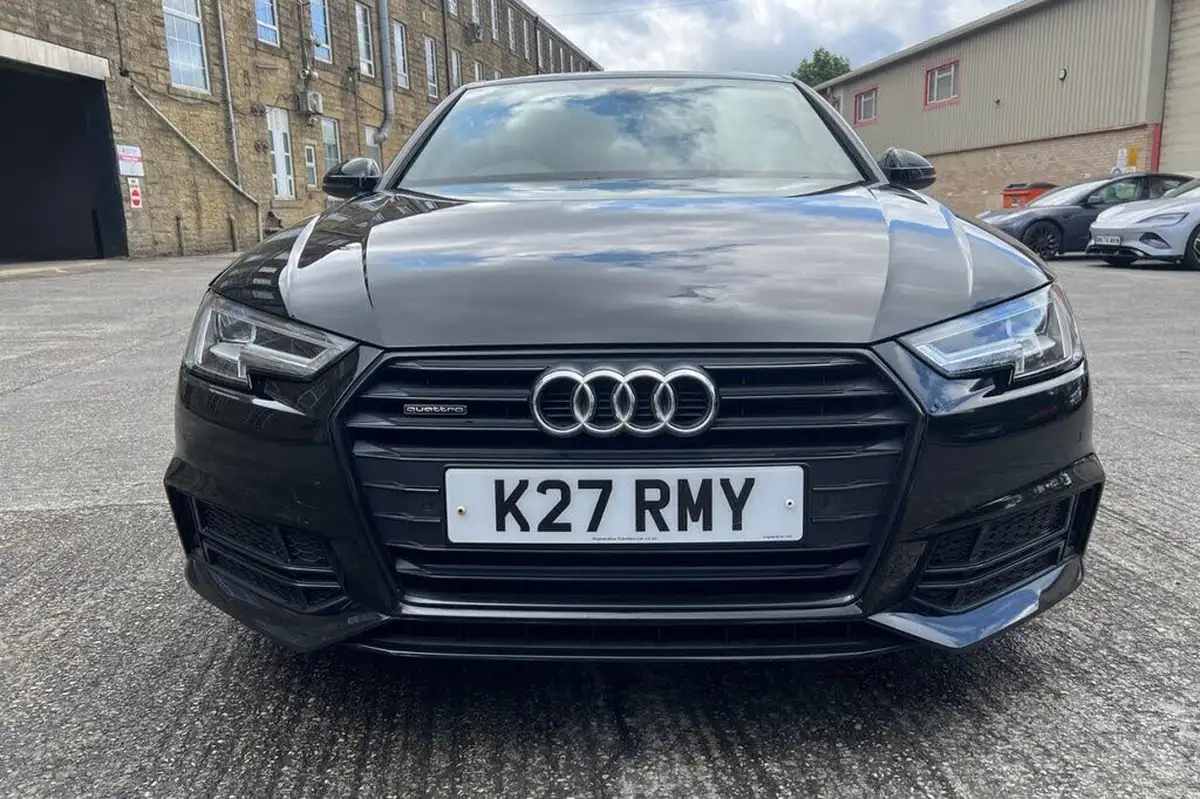 2017-audi-a4-20-tdi-quattro-black-edition-big-19