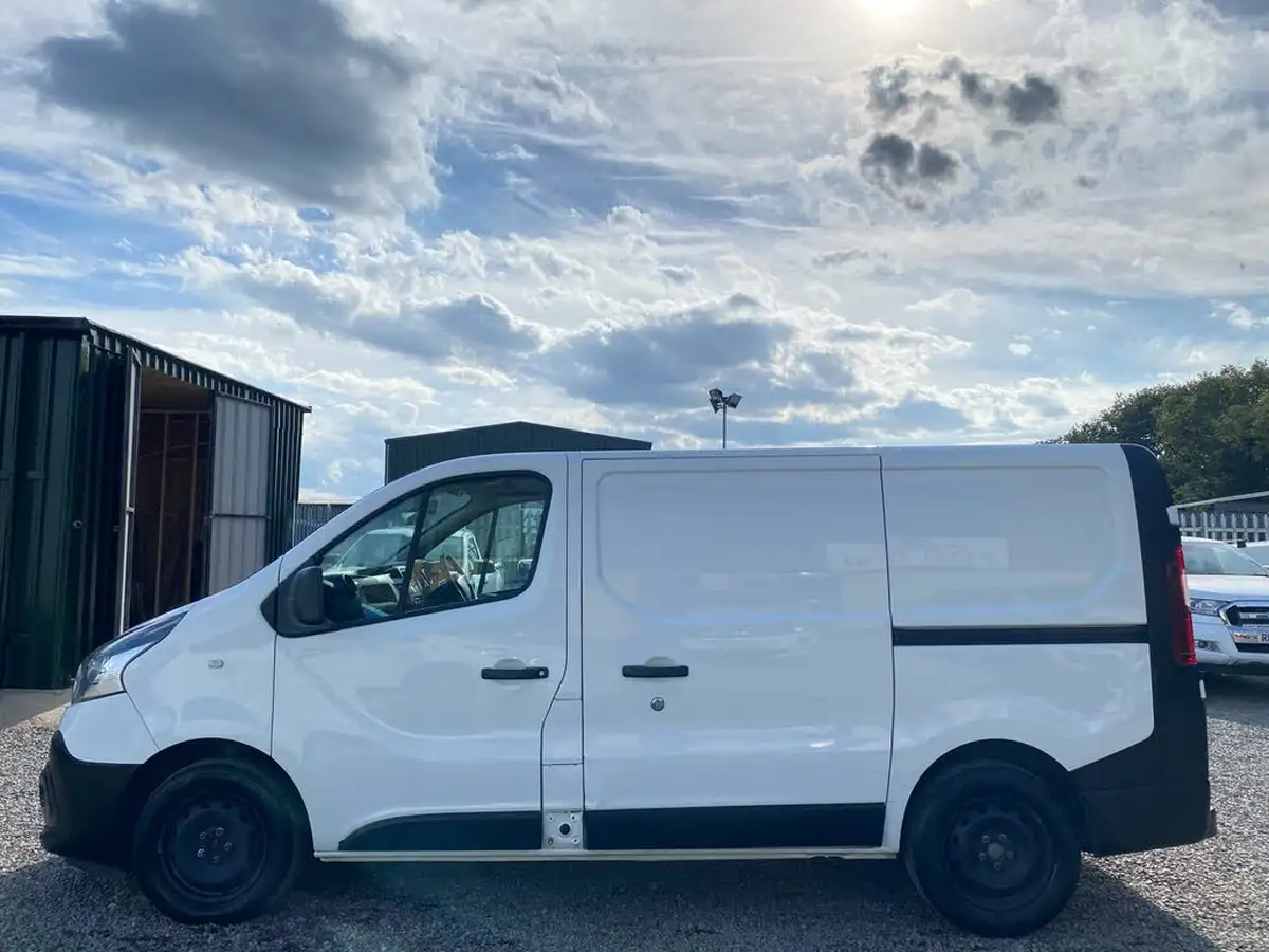 2021-renault-trafic-20dci-sl30-energy-120-business-panel-big-11