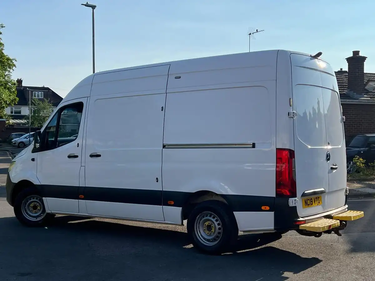 2019-mercedes-benz-sprinter-21cdi-316-l2h1-163pseu6b-panel-van-rwd-eco-gear-360-big-35
