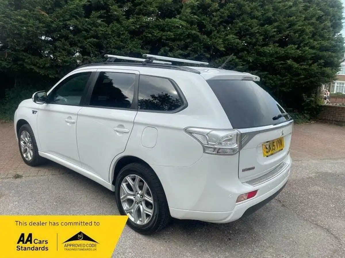 2015-mitsubishi-outlander-20-gx3h-phev-5st-big-5