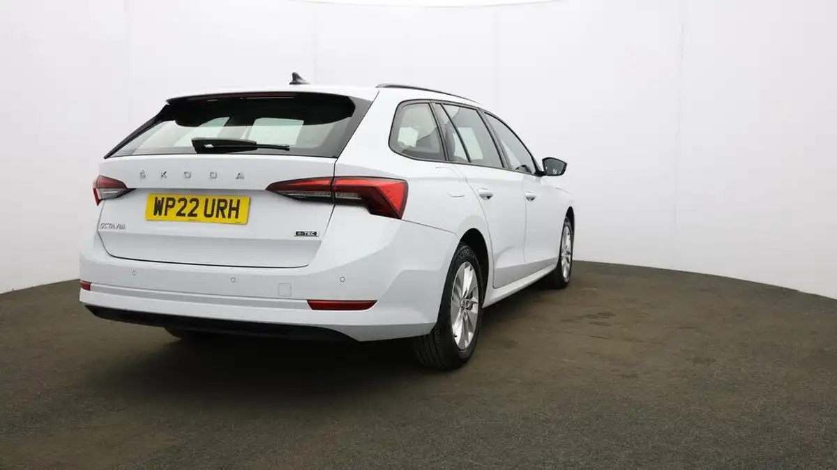 2022-skoda-octavia-10-tsi-se-technology-110ps-estate-big-54