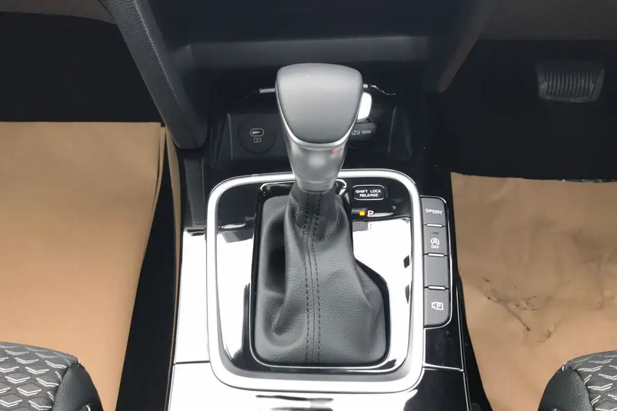 2025-kia-ceed-15-t-gdi-3-sportswagon-dct-big-16