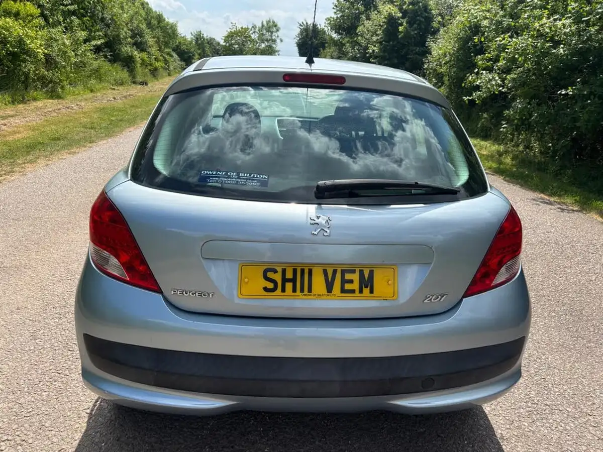 2011-peugeot-207-14-active-75-5d-1360cc-big-11