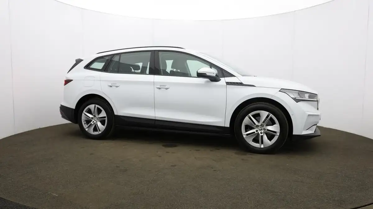 2022-skoda-enyaq-e-60-big-51