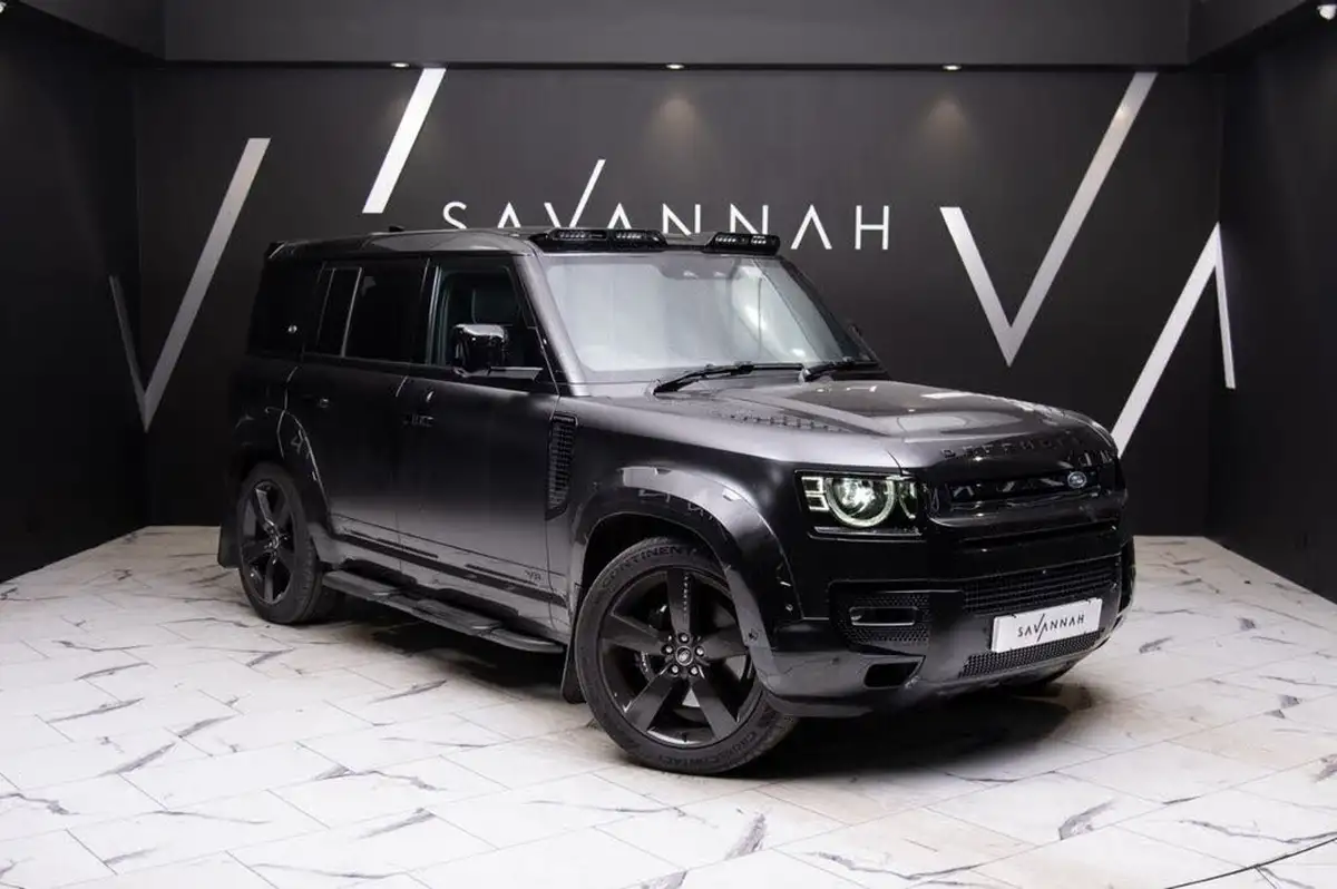 2022-land-rover-110-defender-50-p525-v8-big-0