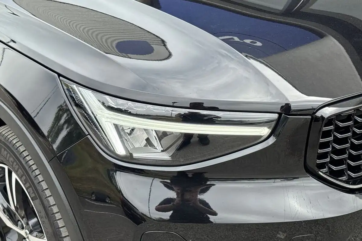 2022-volvo-xc40-20-b3-plus-big-17
